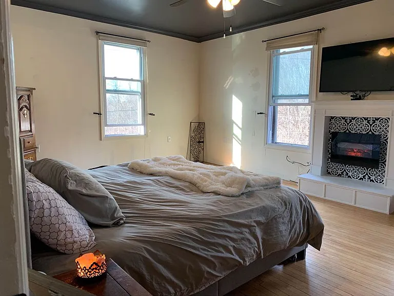 88 Pawling Ave — Photo 13