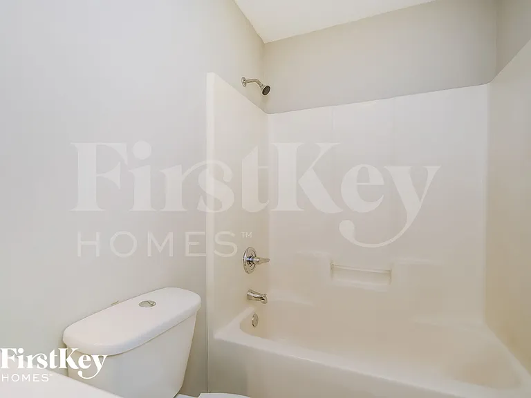1716 Northside Dr — Photo 14