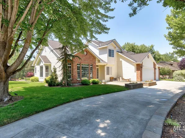 5501 N Riffle Way, Garden City, ID 83714