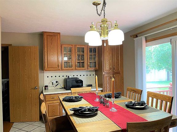 4th image of 14142 De La Tour Dr