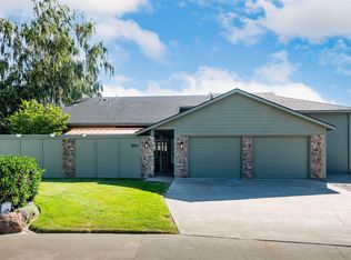1011 S Belfair Ct, Kennewick, WA 99338