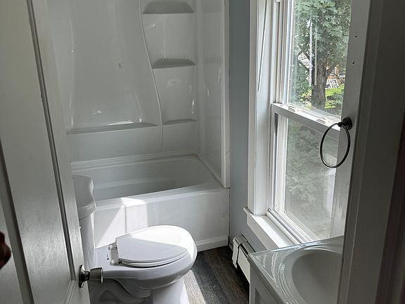5th image of 87 Dunne Ave Floor 2