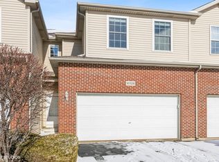16526 Willow Walk Dr, Lockport, IL 60441