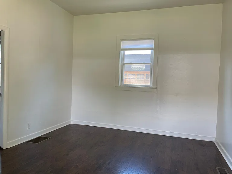 828 N 2nd St — Photo 8