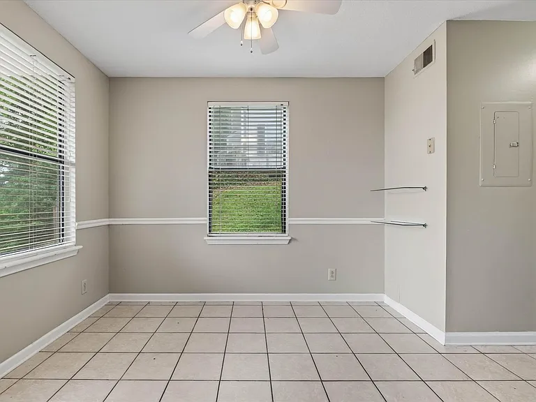 921 Kingsbury Dr #C — Photo 12