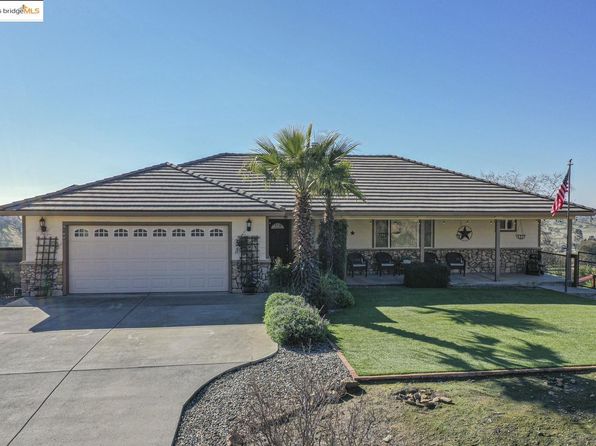 9180 Banderilla Dr, La Grange, CA 95329