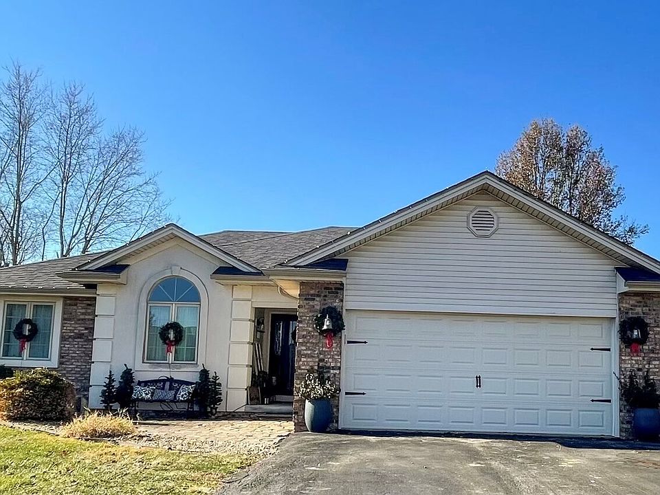 1st image of 557 Daniel Dr