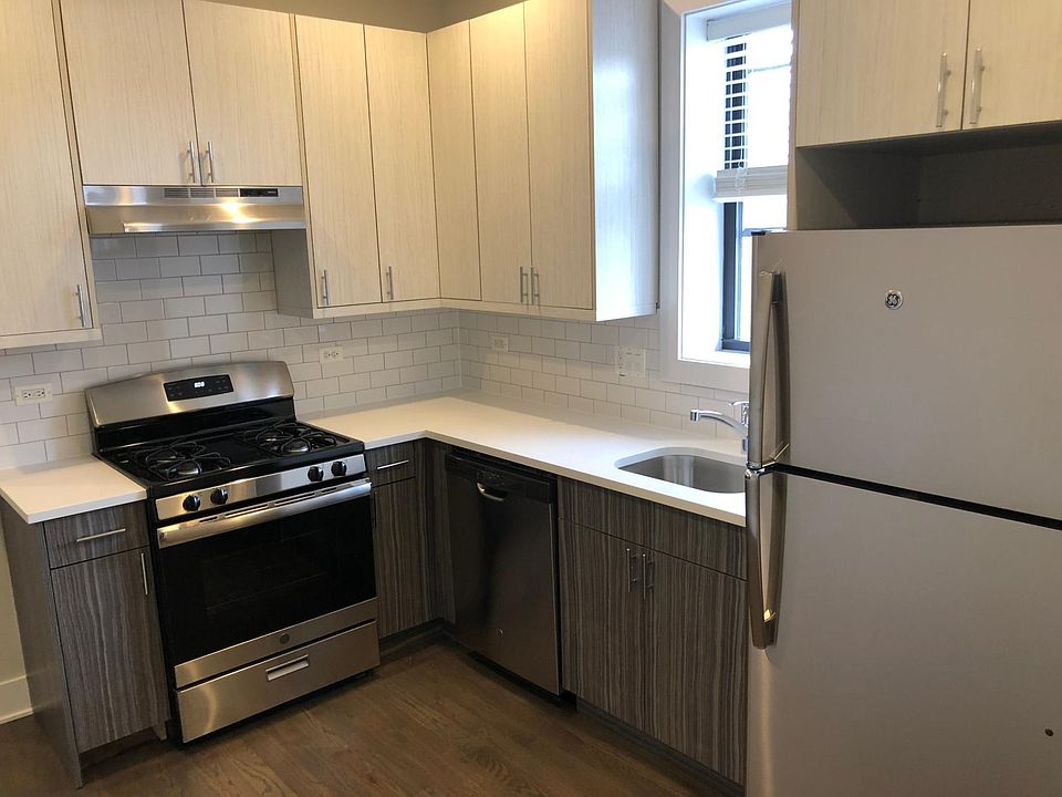 1st image of 2620 N Rockwell St #1RFM