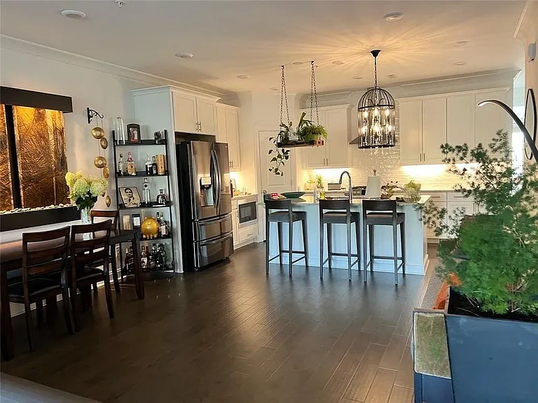 118 Downing Dr — Photo 4