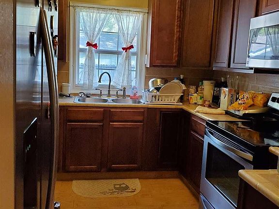 3rd image of 107 Maddox St