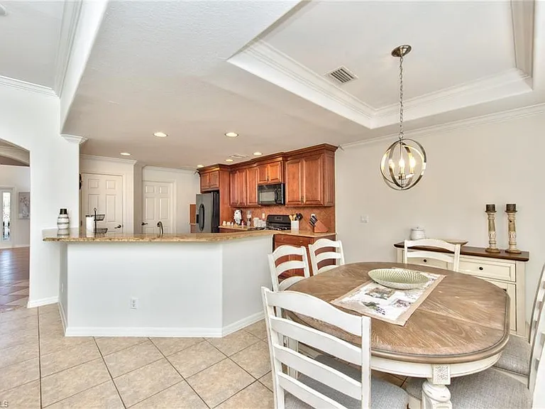 9051 Astonia Way — Photo 8