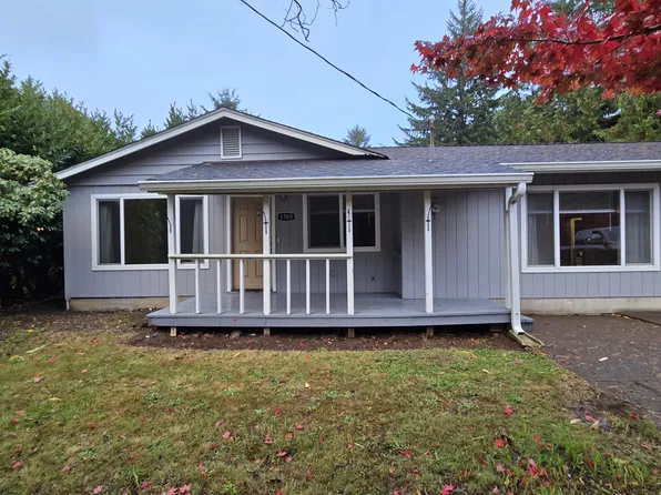 1365 S Crestline Dr, Waldport, OR 97394