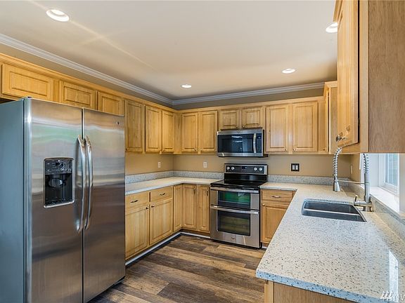 2nd image of 6910 5th Street Ct E