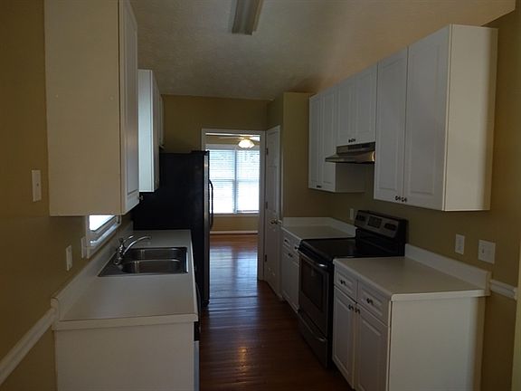 4th image of 703 Overhill Ct