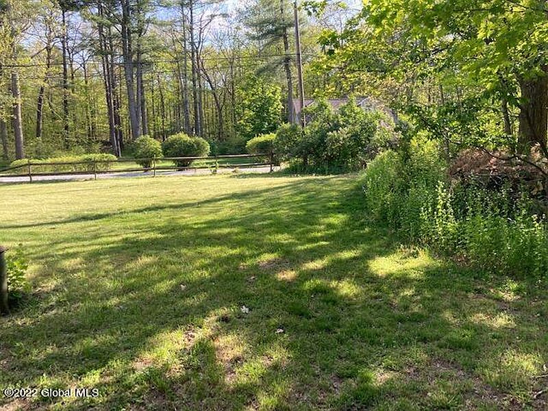 3rd image of 184 Woodland Drive