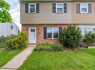 5737 Greens Dr, Allentown, PA 18106