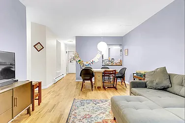 Rented by R New York