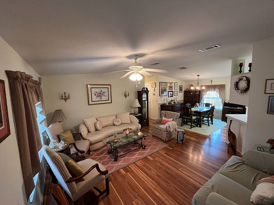 1st image of 8 Ashbury Ln