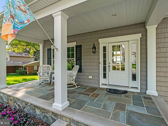 4th image of 465 Edgewater Rd