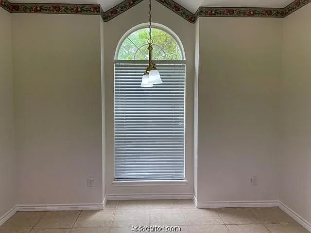 205 Landsburg Ct — Photo 11