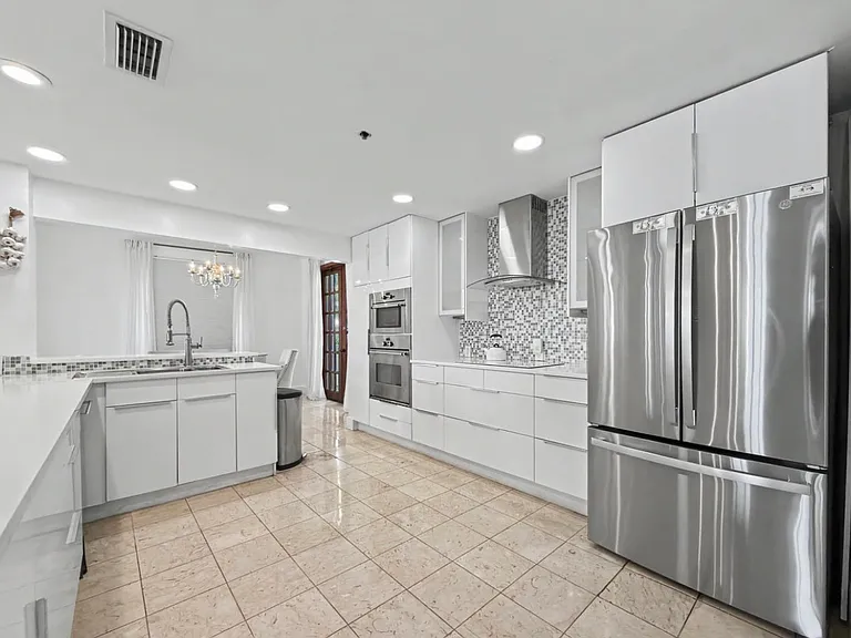2124 Fisher Island Dr #2124 — Photo 9