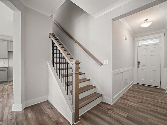 4th image of 1213 Harbor Crossing Way