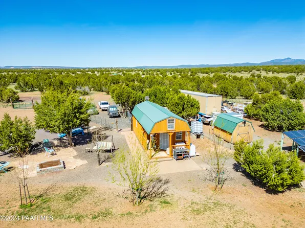 1325 W Little Bit Dr, Ash Fork, AZ 86320