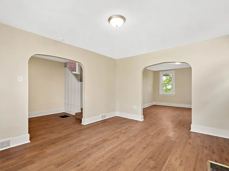 2228 S Braddock Ave — Photo 12