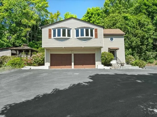 11 Pocono Rd, Worcester, MA 01605