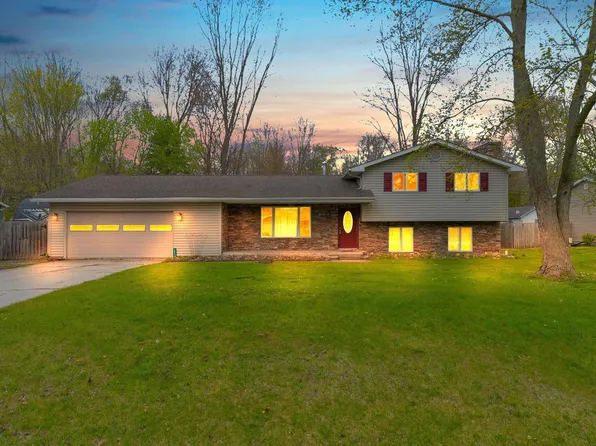 3220 N Shoreview Dr, Fort Gratiot, MI 48059