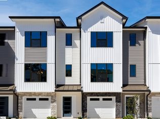 7 Pikewood Ln, Greenville, SC 29607