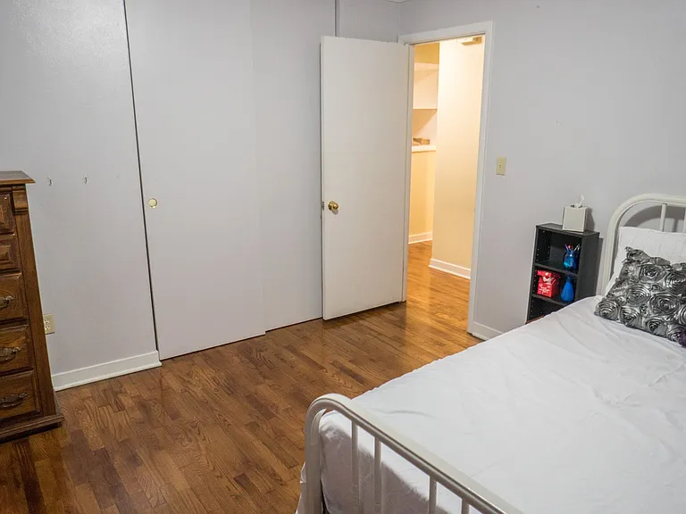 560 Lincoln St — Photo 21