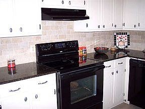 4th image of 1508 Stonewall Dr