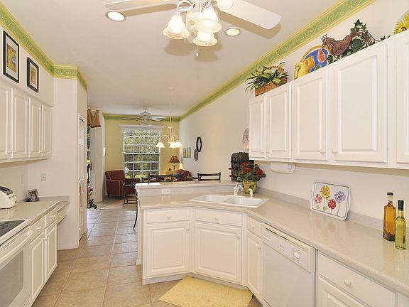 4th image of 23520 Wisteria Pointe Dr APT 303