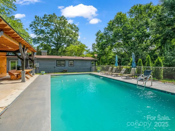 383 West St, Spindale, NC 28160