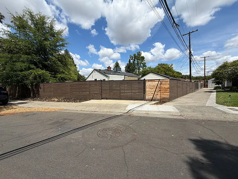 518 Fremont Way — Photo 30