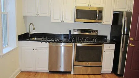 3 bed, 1.0 bath, $5,245 — Photo 2