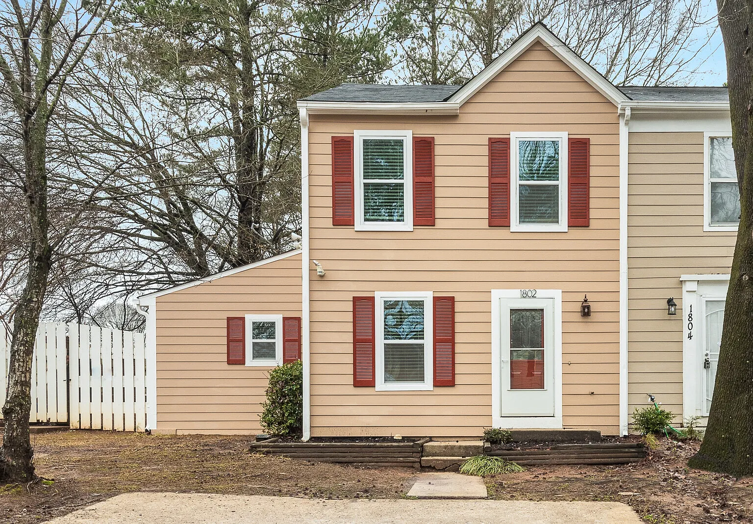 3 bed, 3.5 bath, 1450 sqft, $2,250 — Photo 1