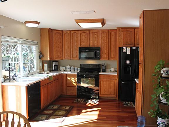 4th image of 5938 Hansen Dr