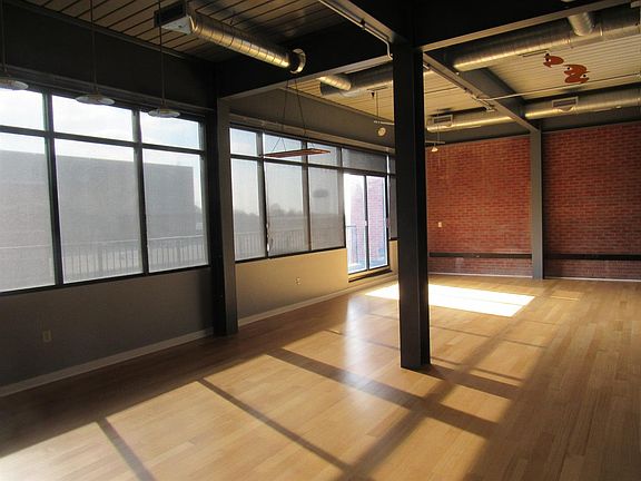 2nd image of 515 W Main St APT 501