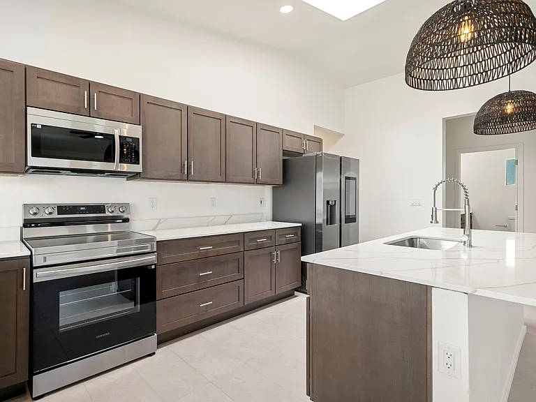3217 N Mountain Ave — Photo 3