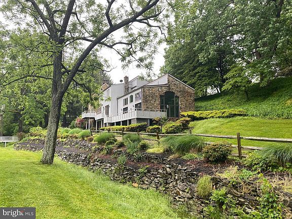 4th image of 3660 Mill Green Rd