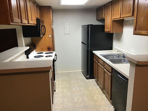 3rd image of 18093 E Ohio Ave APT 104