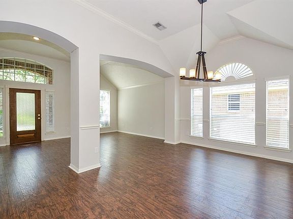 3rd image of 2218 Millerton Ln
