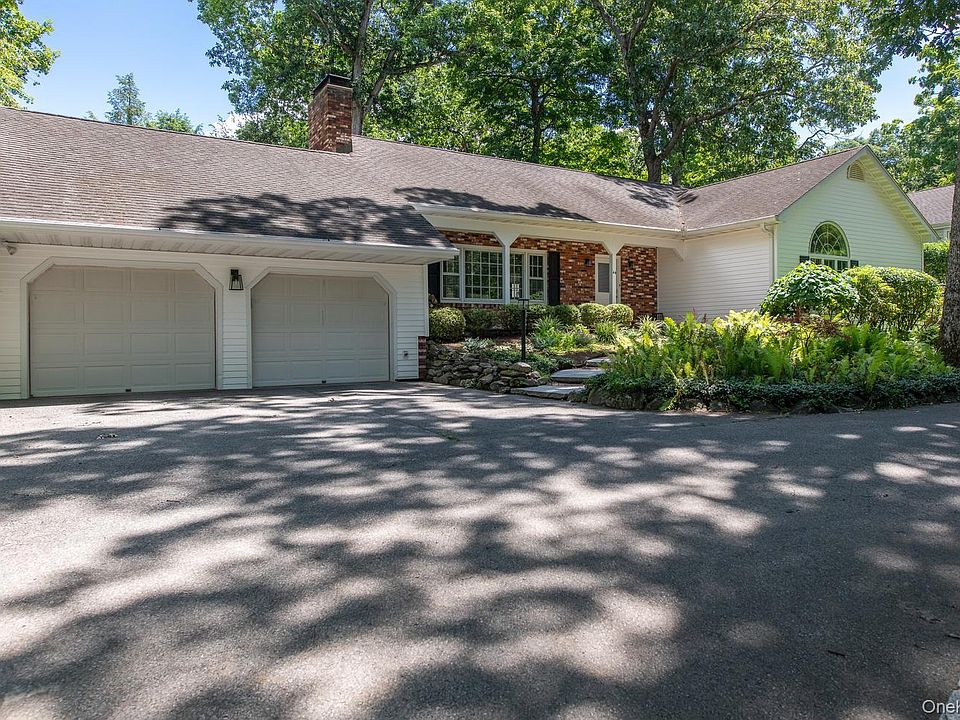 1st image of 44 Pleasant Ridge Drive