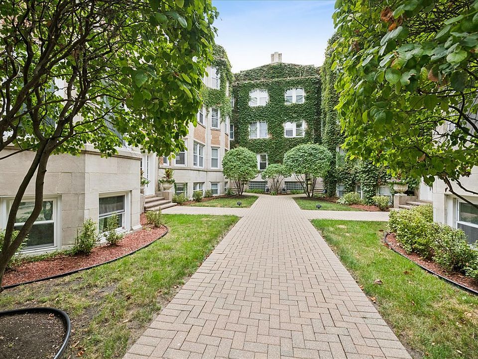 1st image of 871 W Cornelia Ave #1