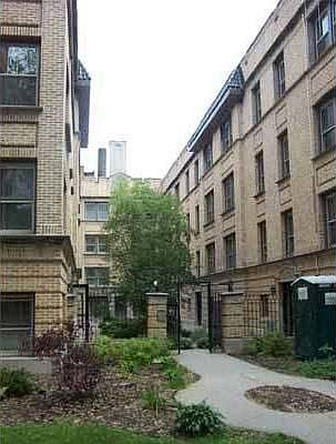 1st image of 1358 W Greenleaf Ave APT 2N