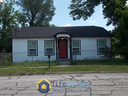 923 Linn St Photo 1