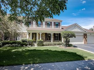 610 W Foxdale Ln, Arlington Heights, IL 60004