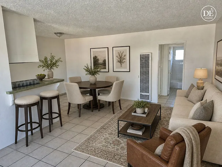 305 W Guinida Ln — Photo 2